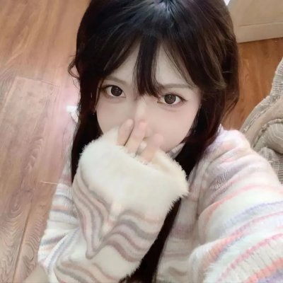 穿着旗袍的女孩